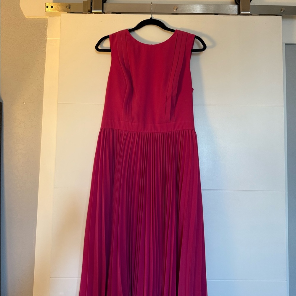 NWT Badgley Mischka Fuchsia Pleated Dress